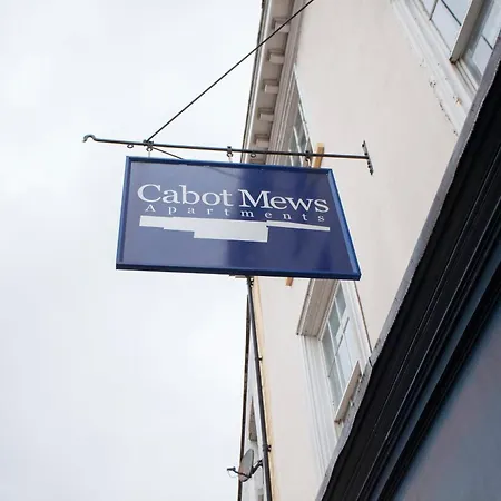 Higgihaus Cabot Mews #41 Prime Location * Bristol