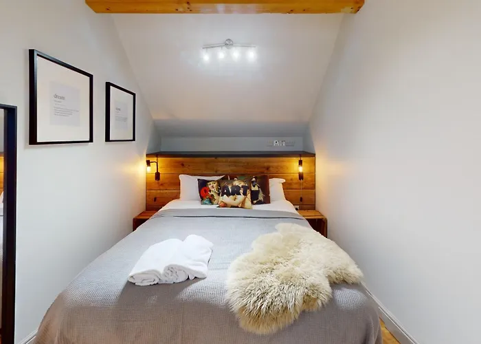 Higgihaus Cabot Mews #41 Prime Location *